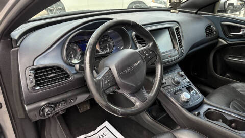 2015 Chrysler 200 S