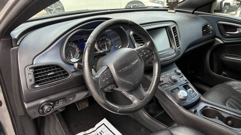 2015 Chrysler 200 S