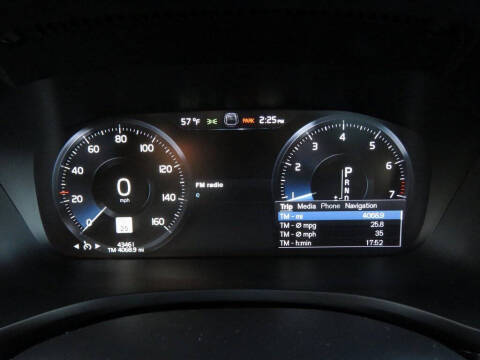 2022 Volvo V60 Cross Country T5