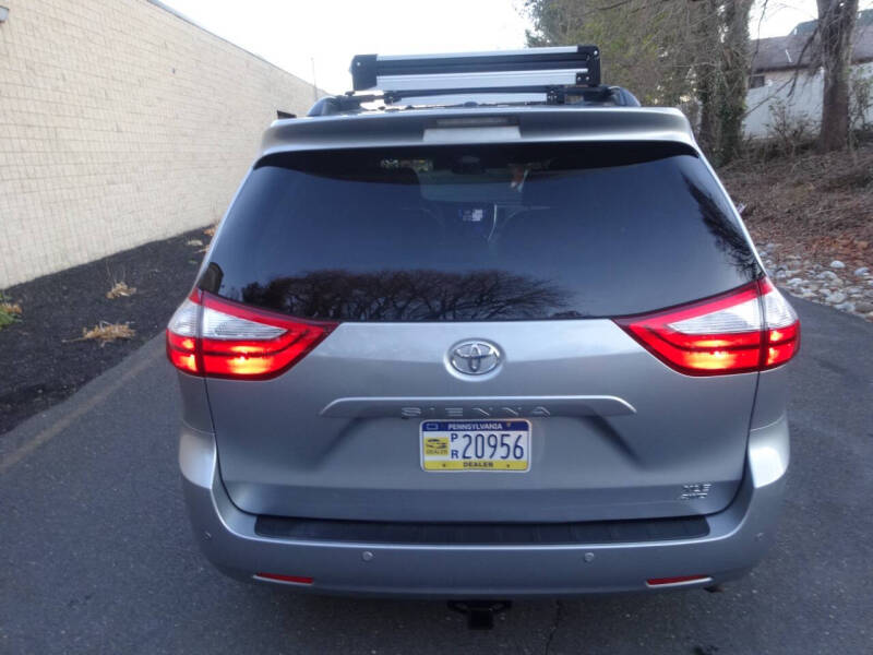 2017 Toyota Sienna XLE Premium 7-Passenger