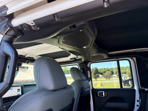 2025 Jeep Gladiator Mojave X