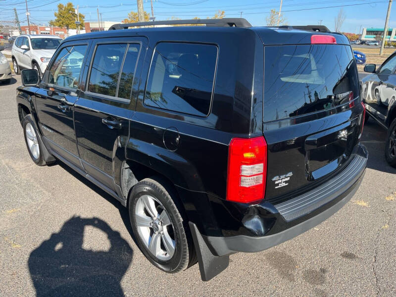 2014 Jeep Patriot Latitude photo 3