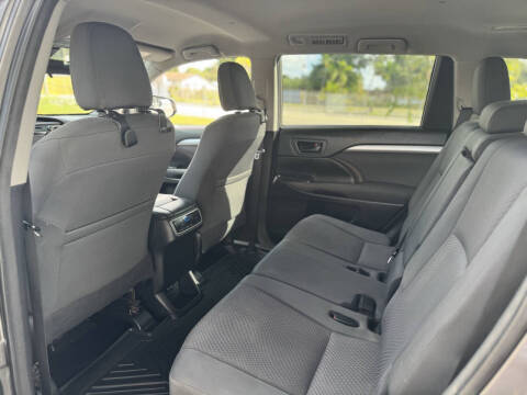 2018 Toyota Highlander LE