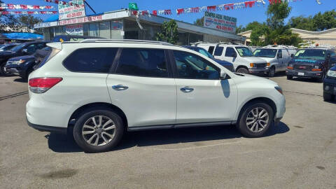 2016 Nissan Pathfinder S