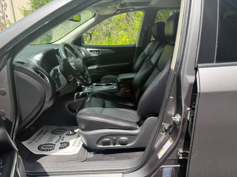 2018 Nissan Pathfinder SL
