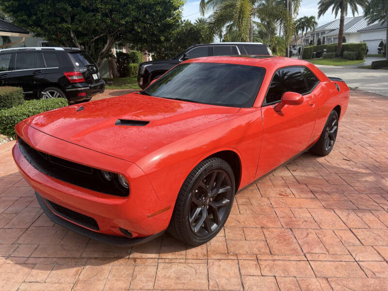 2023 Dodge Challenger SXT's photo