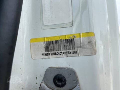 2013 Freightliner Business class M2