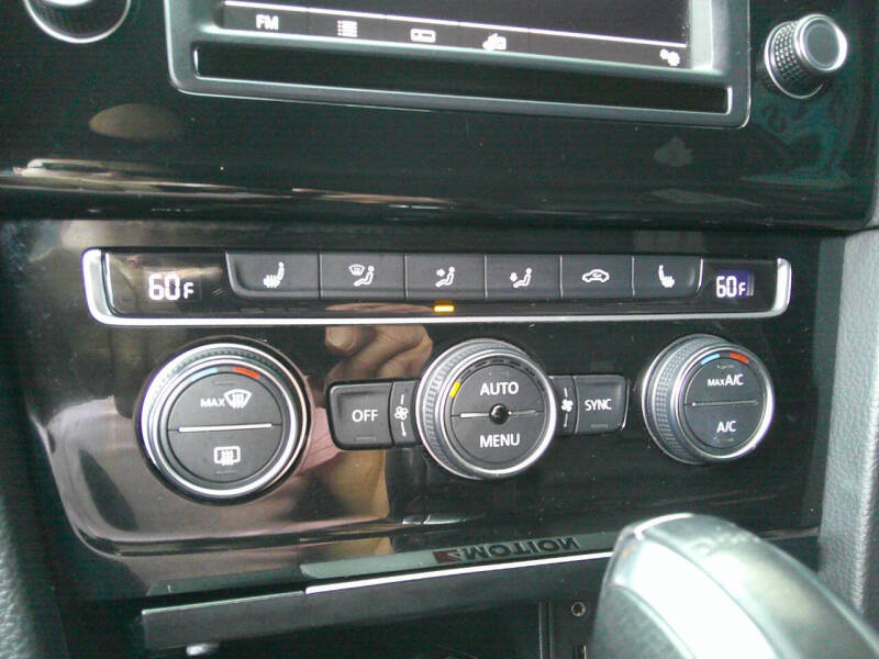 2016 Volkswagen Golf R 4Motion