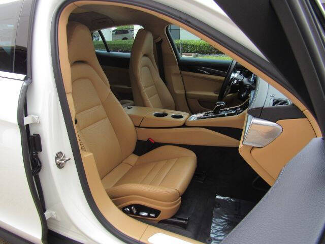 2019 Porsche Panamera 4