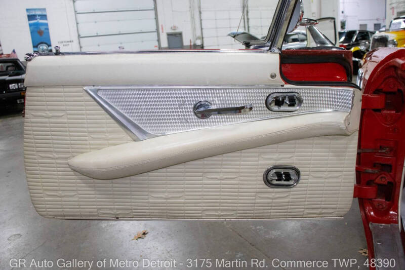 1957 Ford Thunderbird