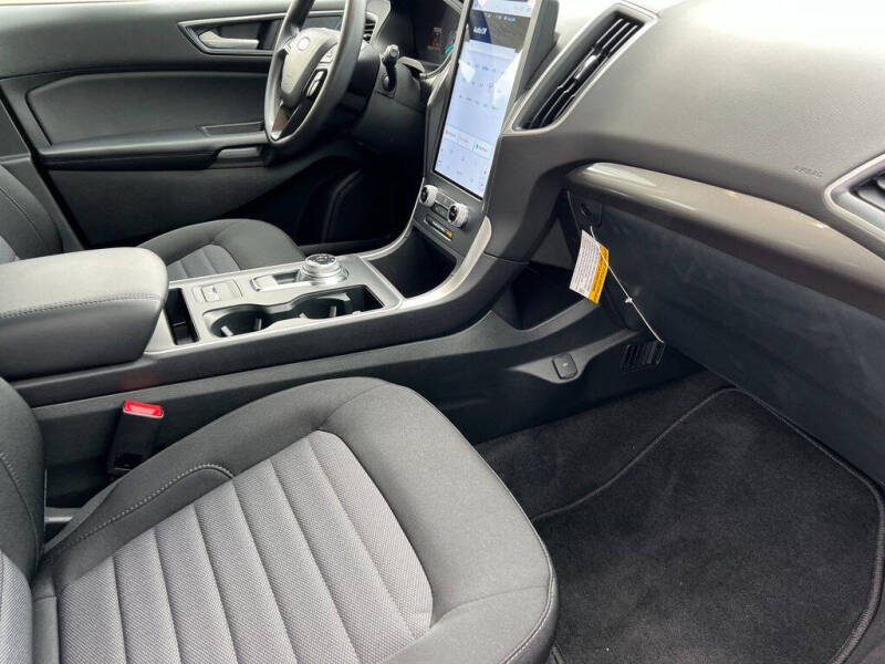 2024 Ford Edge SE