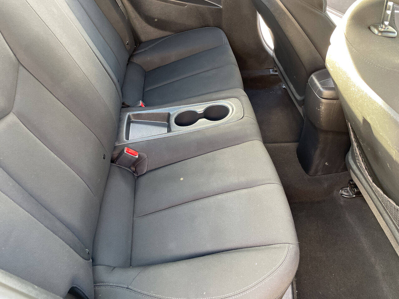 2015 Hyundai Veloster  - $9,900