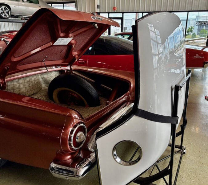 1957 Ford Thunderbird