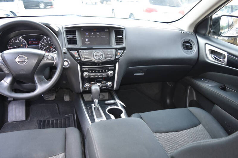 2017 Nissan Pathfinder S