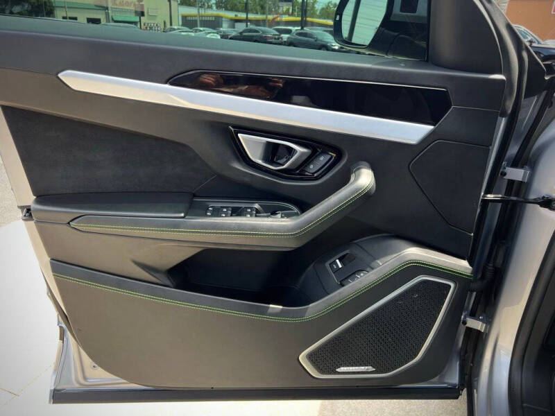 2022 Lamborghini Urus