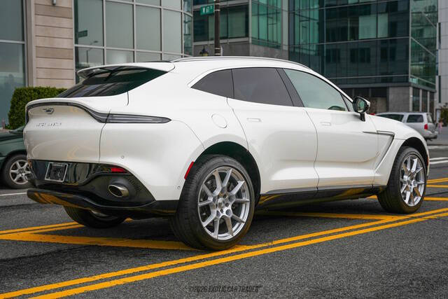 2021 Aston Martin DBX