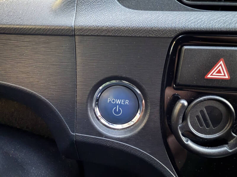 2016 Toyota Prius c Three