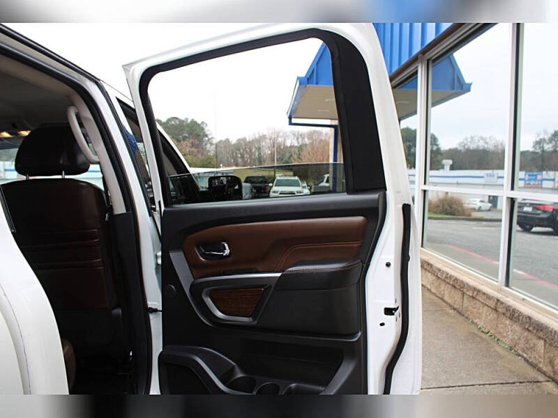 2017 Nissan Titan Platinum Reserve