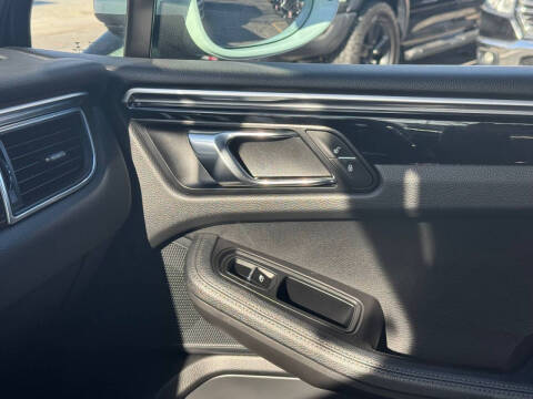 2017 Porsche Macan S