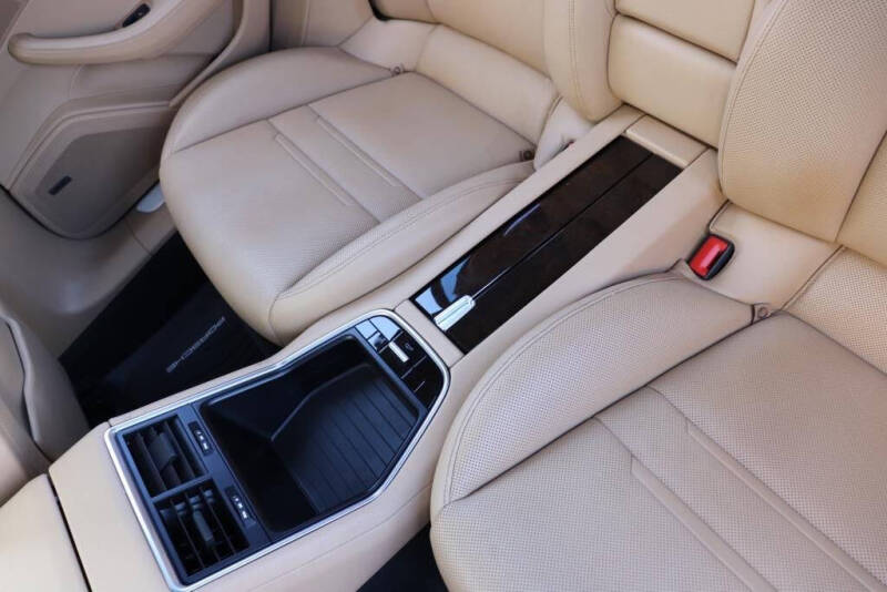 2018 Porsche Panamera 4 E-Hybrid