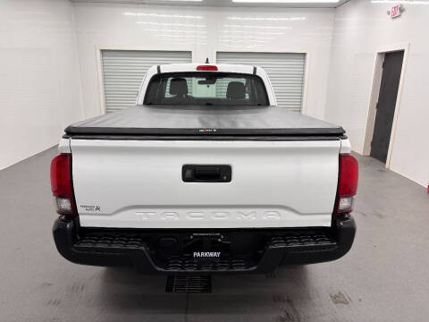 2018 Toyota Tacoma SR