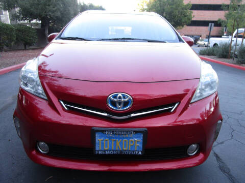 2014 Toyota Prius v Three