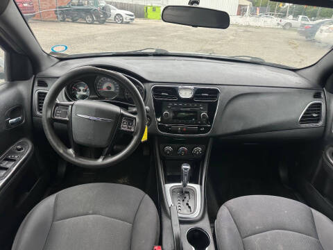 2012 Chrysler 200 LX