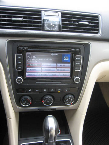 2015 Volkswagen Passat 1.8T Limited Edition