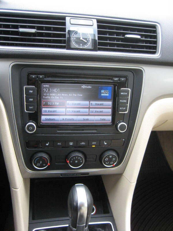 2015 Volkswagen Passat 1.8T Limited Edition