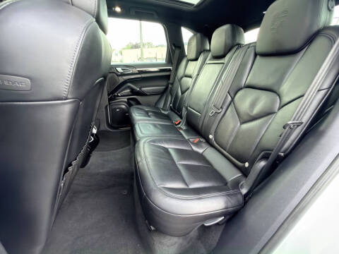 2017 Porsche Cayenne Platinum Edition