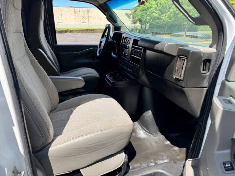 2017 GMC Savana 2500