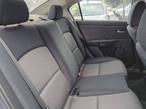 2005 Mazda MAZDA3 i