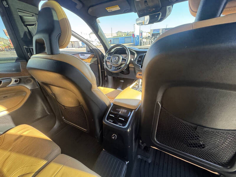 2017 Volvo XC90 T8 eAWD Inscription