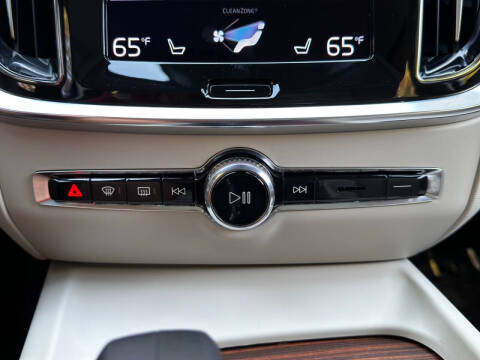 2022 Volvo S60 B5 Momentum