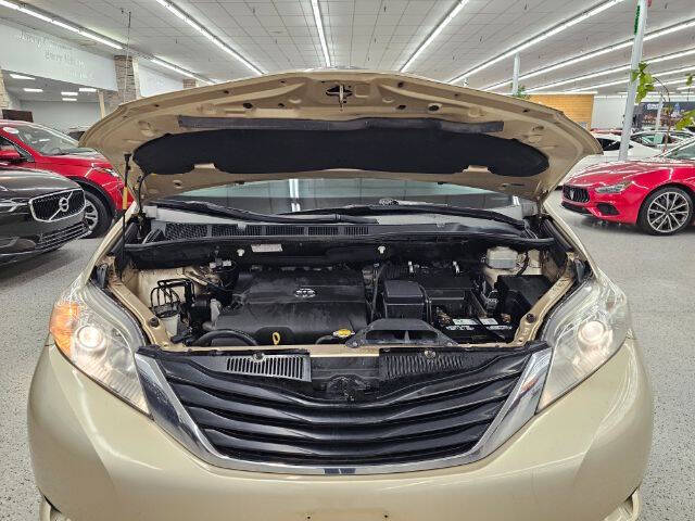 2014 Toyota Sienna LE 8-Passenger