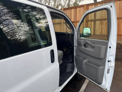 2018 GMC Savana 2500