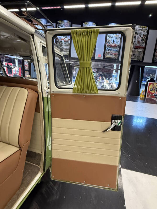 1972 Volkswagen Bus