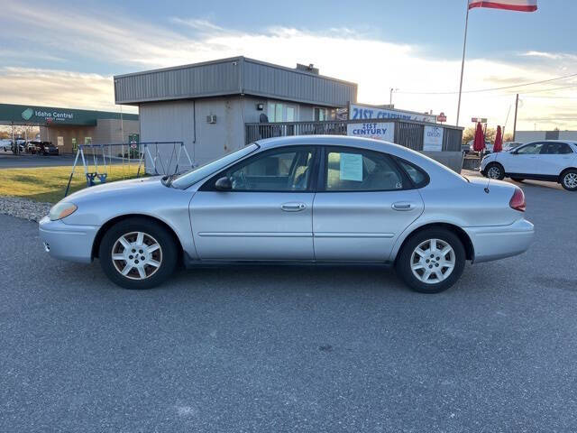 2006 Ford Taurus SE