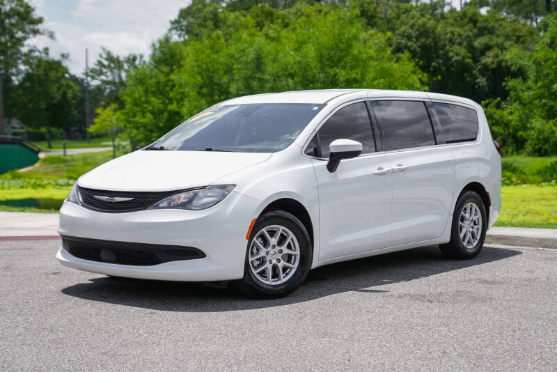 2022 Chrysler Voyager LX