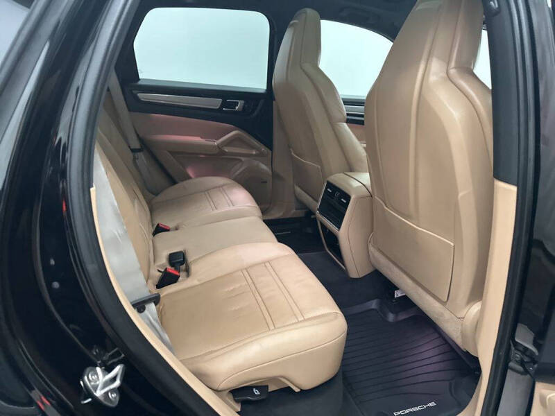 2023 Porsche Cayenne