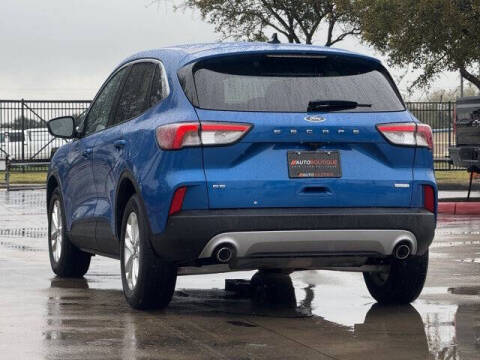 2020 Ford Escape SE