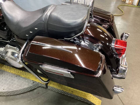 2011 Harley-Davidson® FLHR - Road King®