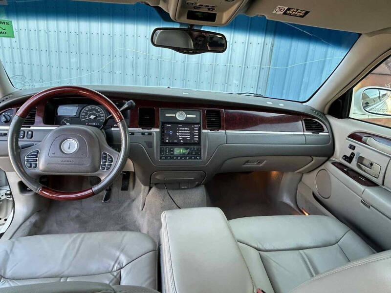 2004 Lincoln Town Car Ultimate L