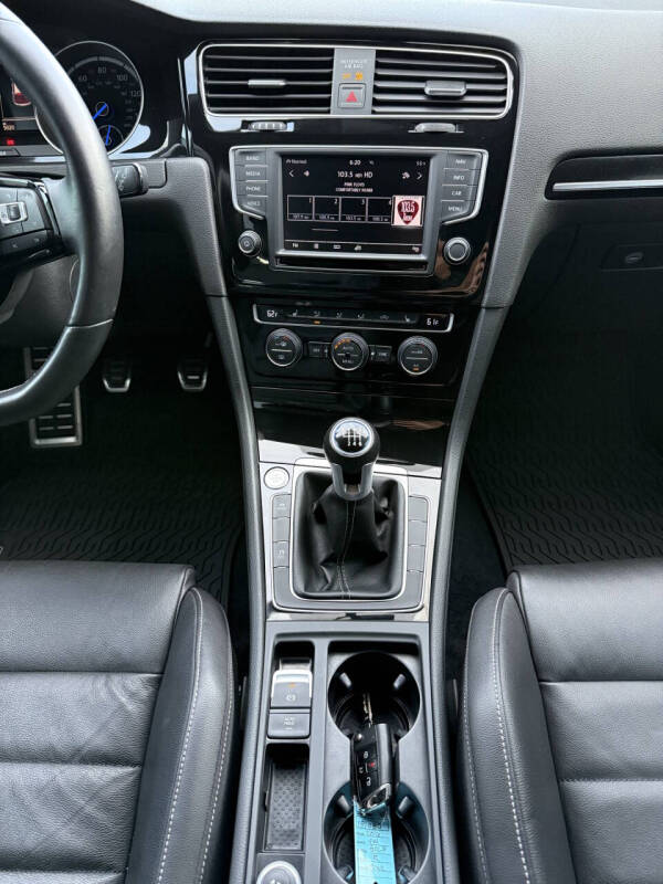 2016 Volkswagen Golf R 4Motion