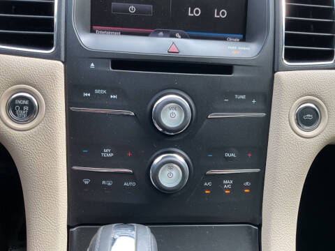 2015 Ford Taurus SEL