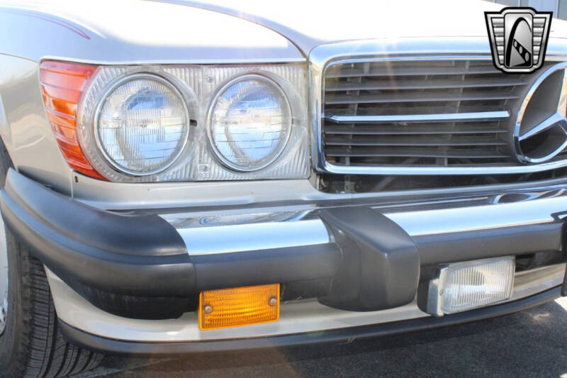 1989 Mercedes-Benz 560-Class 560 SL