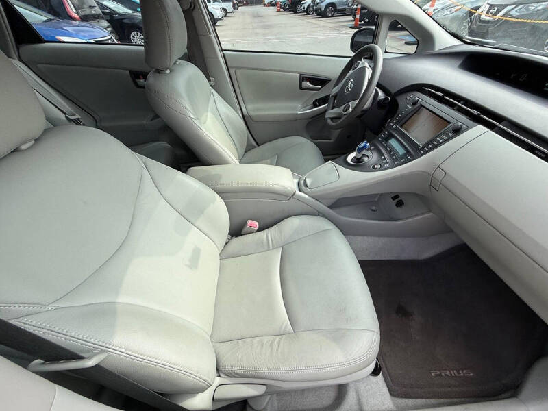 2010 Toyota Prius II