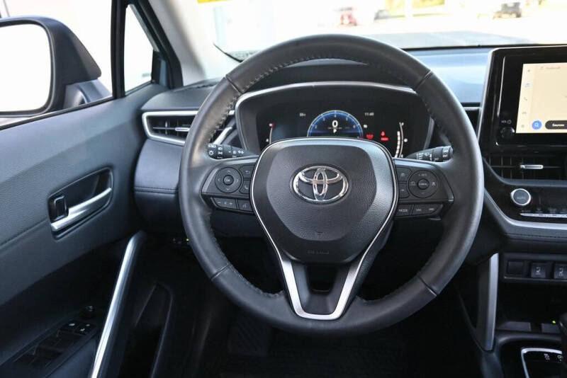 2024 Toyota Corolla Cross XLE