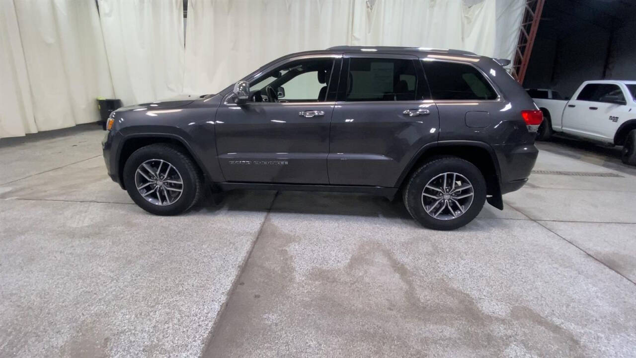 2018 Jeep Grand Cherokee for sale at Victoria Auto Sales in Victoria, MN