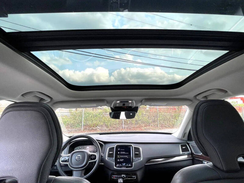 2019 Volvo XC90 T6 Momentum